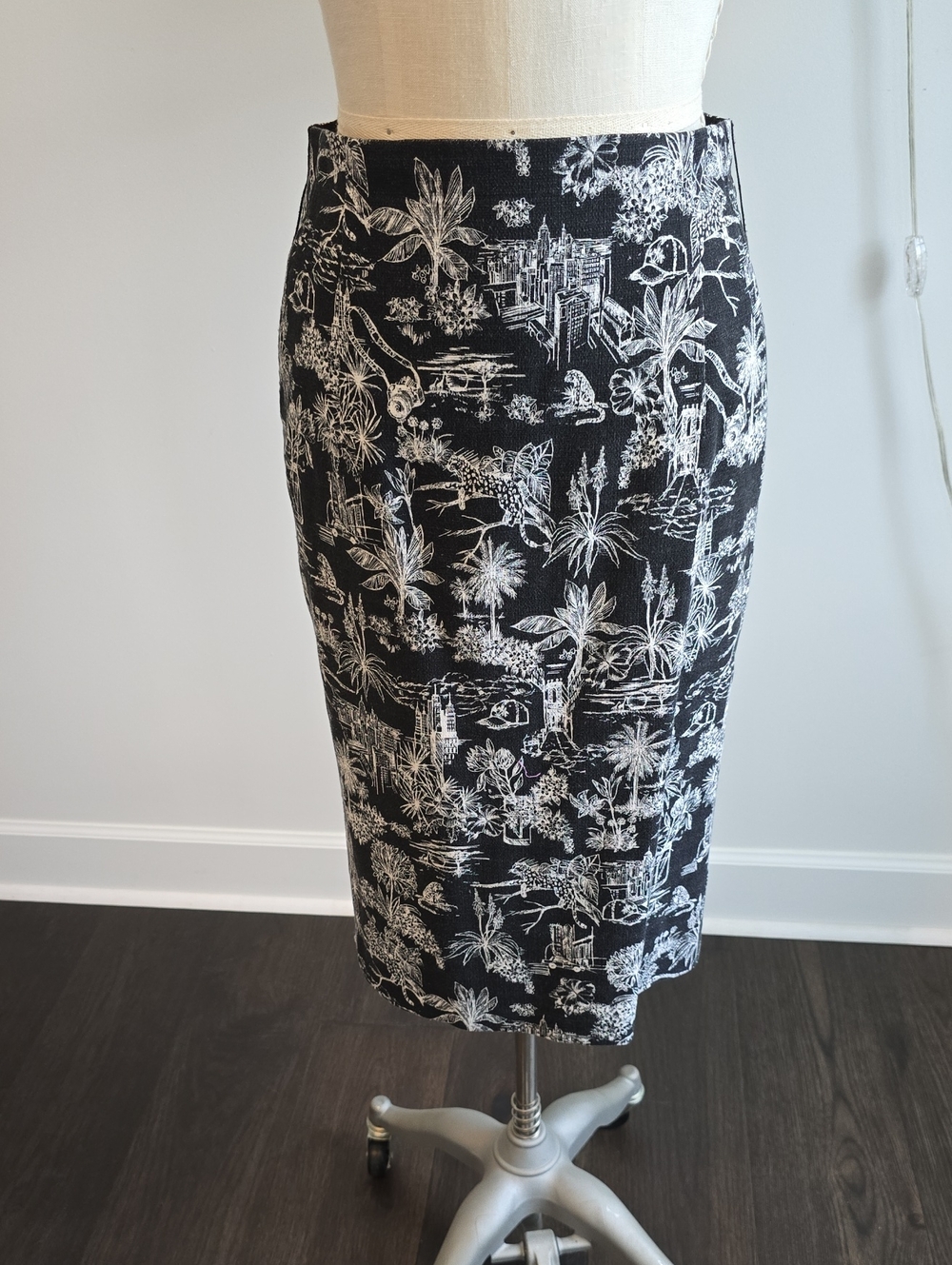 MARELLA Black and White Botanical Print Pencil Skirt